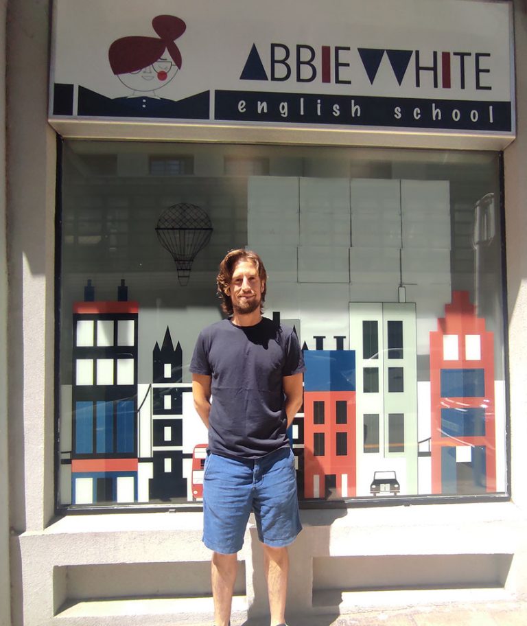 Lee más sobre el artículo Entrevista a Hugh Allen, profesor británico en ABBIE WHITE ENGLISH SCHOOL